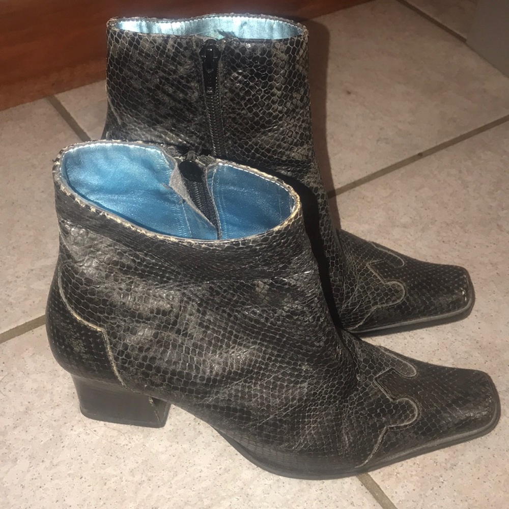 Nine West- leather snakeskin boot